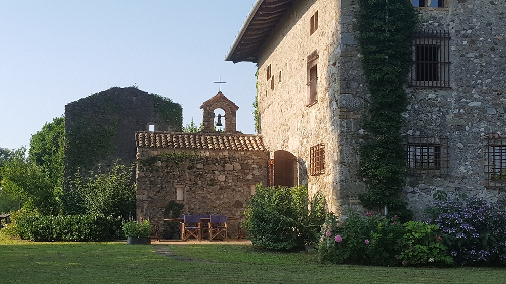 Andar per Ville & Castelli fra natura e cultura: venerdì 20 giugno passeggiata serale alla scoperta di colline incantate e visita a lume di candela del fortilizio de La Brunelde