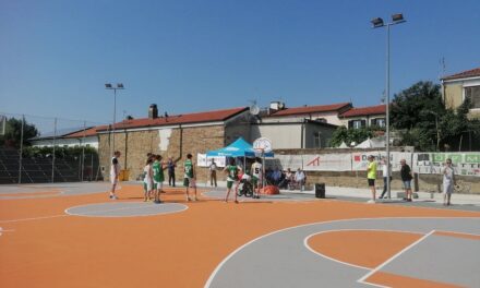 LA CERIMONIA INAUGURALE DEL CAMPO DI PALLACANESTRO DI SERVOLA INTITOLATO ALLA PICCOLA SVEVA