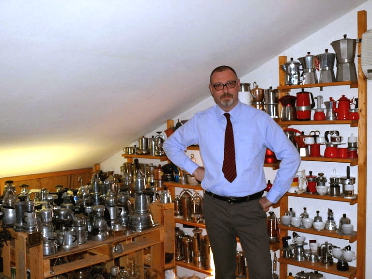 ALLA LIBRERIA “UBIK” (GALLERIA TERGESTEO), L’OTTAVO E ULTIMO APPUNTAMENTO DEI “CENACOLI” 2024-2025 DELL’ASSOCIAZIONE MUSEO DEL CAFFÈ
