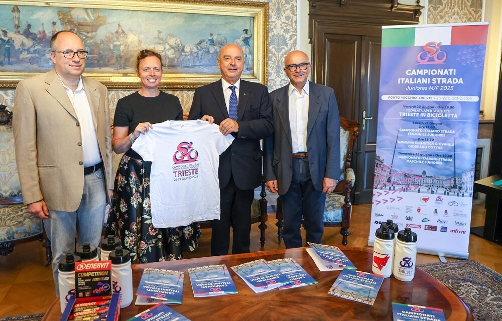 PRESENTATI I CAMPIONATI ITALIANI JUNIORES DI CICLISMO SU STRADA CHE SI TERRANNO A TRIESTE IL 21 E 22 GIUGNO PROSSIMI E LE INIZIATIVE COLLATERALI CHE ARRICCHIRANNO L’INTERO WEEKEND DEDICATO ALLE DUE RUOTE