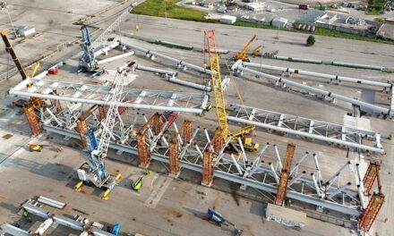 CIMOLAI TECHNOLOGY REALIZZA DUE GRU GOLIATH DA 800 TONNELLATE CIASCUNA: UN PROGETTO DI ECCELLENZA INGEGNERISTICA, LOGISTICA E INDUSTRIALE CON CUORE OPERATIVO A PORTO VAL DA RIO, CHIOGGIA