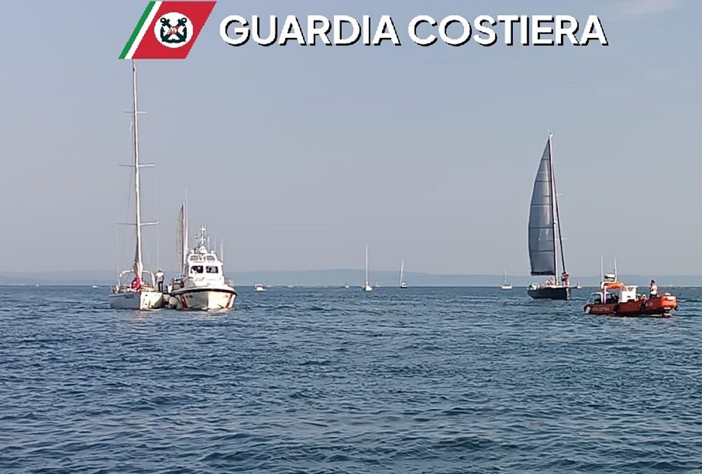 BARCA A VELA RISCHIA DI AFFONDARE, TRE DIPORTISTI SOCCORSI DALLA GUARDIA COSTIERA AL LARGO DI DUINO