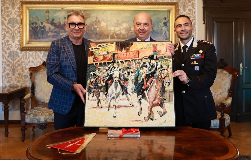 IL SINDACO ROBERTO DIPIAZZA HA RICEVUTO IL PITTORE ADOLFO SVETINA ACCOMPAGNATO DAL COMANDANTE PROVINCIALE DEI CARABINIERI GIANLUCA MIGLIOZZI
