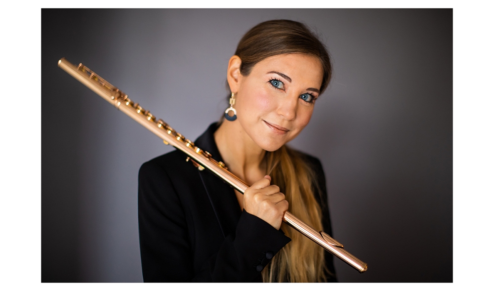 Mercoledì 25 giugno 2025 al Museo Sartorio alle 21.00 con ingresso libero, concerto Inaugurale dello Space Music: Festival Sonoro “Viaggio Sonoro nella musica di Karleinz Stochausen”, al flauto Laura Faoro
