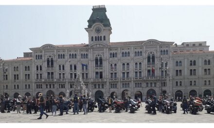 RADUNO HARLEY DAVIDSON IN CROAZIA: DECINE DI MOTO SOSTANO IN PIAZZA UNITA’ A TRIESTE