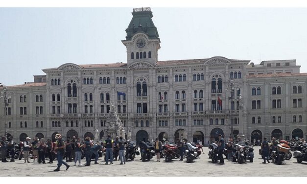 RADUNO HARLEY DAVIDSON IN CROAZIA: DECINE DI MOTO SOSTANO IN PIAZZA UNITA’ A TRIESTE
