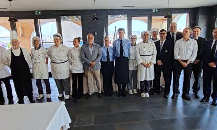 Profumi in porto: le cucine Ial Fvg di Muggia (Trieste) accendono la scena dell’esame finale tra tartufo nero, cocktail raffinati e ospiti d’onore