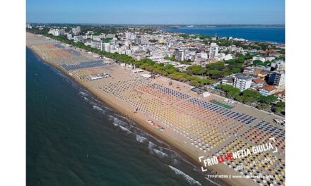 Lignano Sabbiadoro, in Friuli Venezia Giulia è tra le mete nazionali più ricercate dagli italiani per le vacanze di luglio 2025, secondo Jetcost