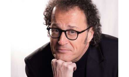 Sabato 21 giugno al Magazzino 26 Andro Merkù, noto speaker di Radio Monte Carlo e poliedrico artista, interpreta la mostra OPEN