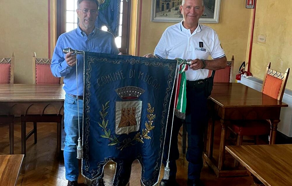 Muggia: da un armadio del Municipio spunta un vecchio Gonfalone