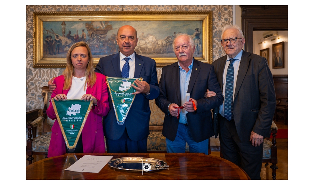 IL SINDACO ROBERTO DIPIAZZA PREMIA IL SAN LUIGI CALCIO PER LA PROMOZIONE IN SERIE D