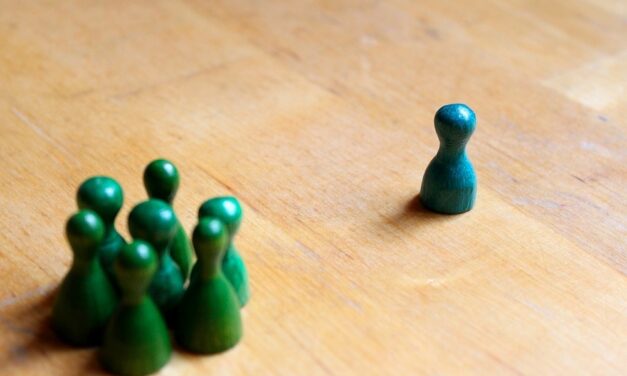 PRIDE MONTH, ALLARME DISCRIMINAZIONI IN AZIENDA: 3 TALENTI LGBTQIA+ SU 10 TEMONO ANCORA DI FARE “COMING OUT” E ABBANDONANO IL POSTO DI LAVORO