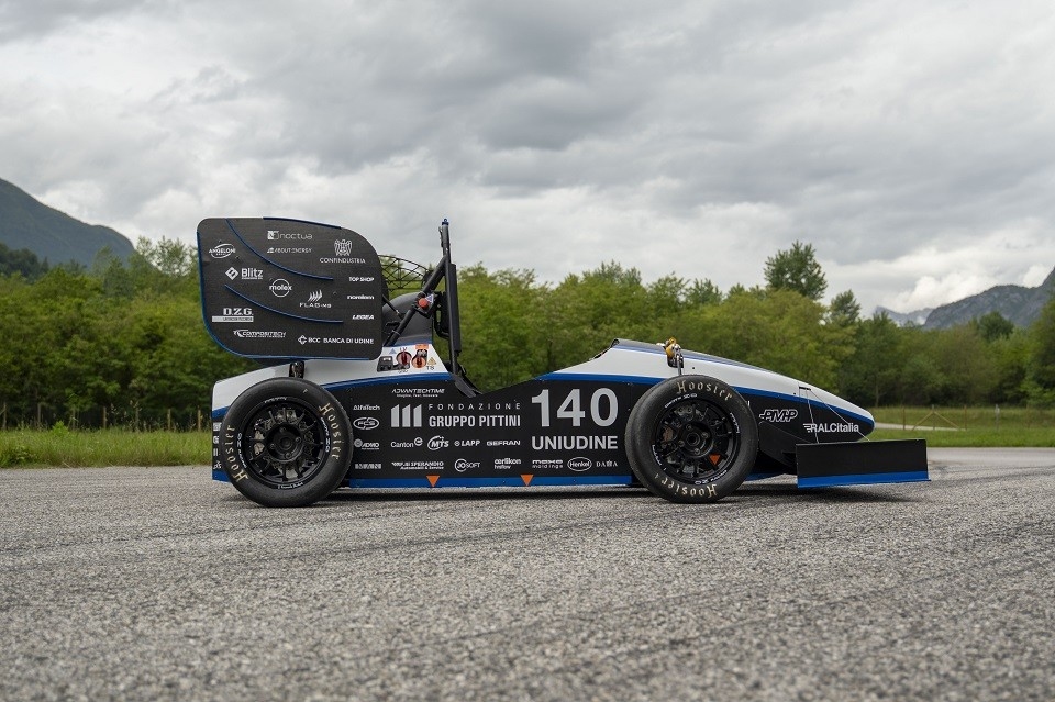 PIÙ SCATTANTE, PIÙ LEGGERA, PIÙ AERODINAMICA: È “SERENA II EVO”, LA NUOVA PICCOLA FORMULA 1 ELETTRICA REALIZZATA DAGLI STUDENTI DELL’UNIVERSITÀ DI UDINE