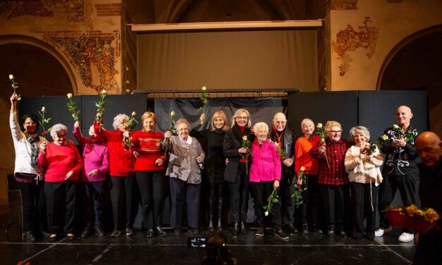 LA COMPAGNIA “LA VARIE… ETÈ” PROPONE “LA VITA È BELLA”, NUOVO SPETTACOLO MUSICALE PRIMA DELLA CHIUSURA ESTIVA DEI LABORATORI DELLA SOMSI PORDENONE DEDICATI ALLE “RAGAZZE DEL PRIMO NOVECENTO”