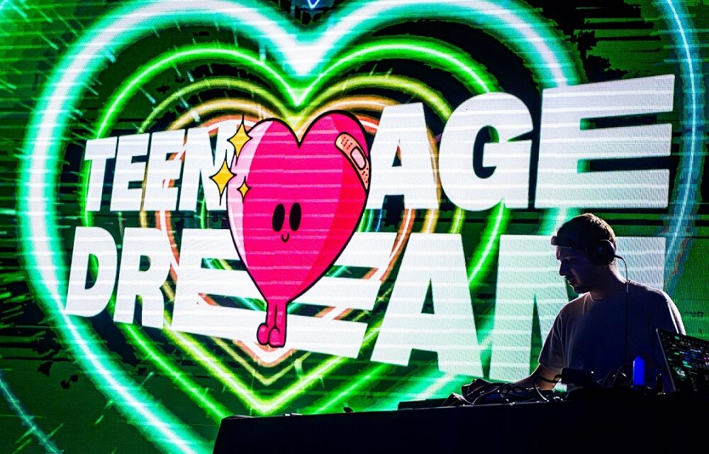 TEENAGE DREAM: A LIGNANO SABBIADORO IL PIÙ GRANDE CONCERTO PARTY DEDICATO AGLI ANNI 2000