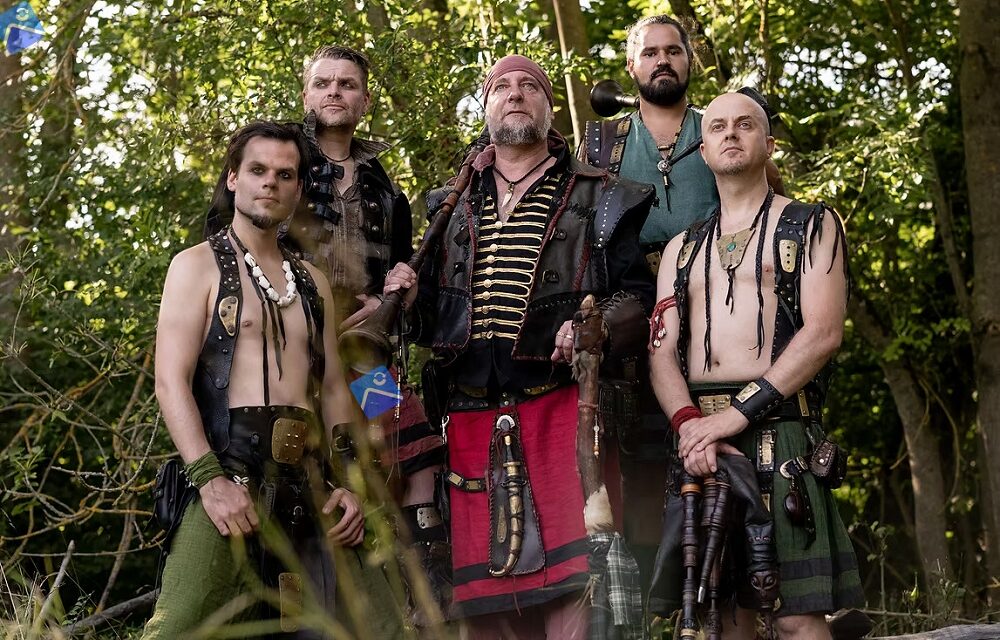 Il folk nordico e vichingo dei Ragnarök e i ritmi medioevali dei Fabula scaldano il mercoledì del Triskell