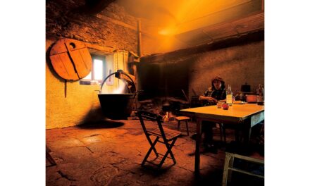 Al Museo Etnografico Palazzo Veneziano di Malborghetto la mostra fotografica di Ulderica Da Pozzo “Passaggi – Sul fil dal timp”