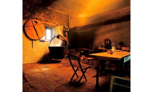 Al Museo Etnografico Palazzo Veneziano di Malborghetto la mostra fotografica di Ulderica Da Pozzo “Passaggi – Sul fil dal timp”