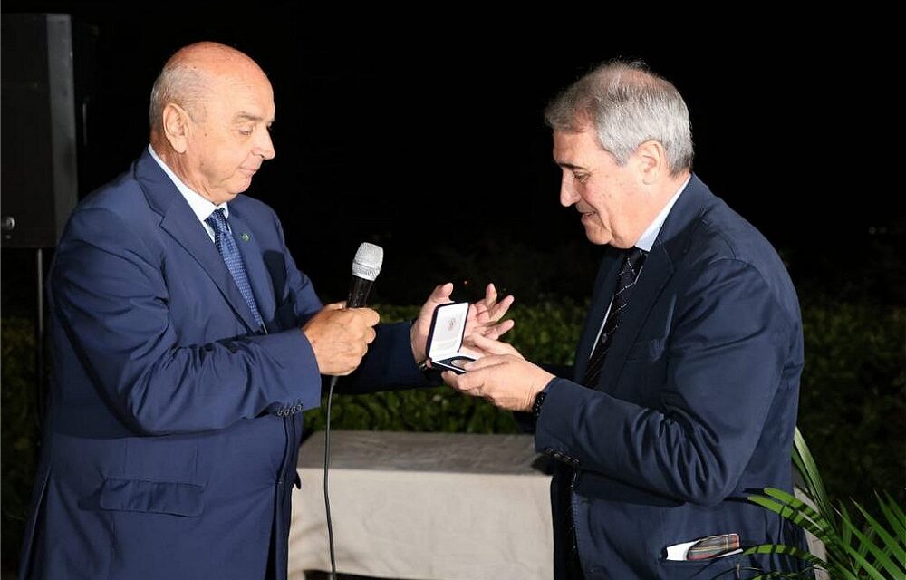 PADRICIANO, IL SINDACO ROBERTO DIPIAZZA HA CONFERITO LA MEDAGLIA BRONZEA AL GOLF CLUB TRIESTE PER I SUOI 70 ANNI