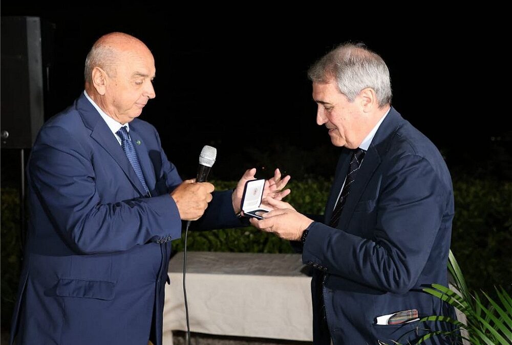 PADRICIANO, IL SINDACO ROBERTO DIPIAZZA HA CONFERITO LA MEDAGLIA BRONZEA AL GOLF CLUB TRIESTE PER I SUOI 70 ANNI