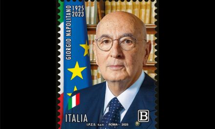 Poste Italiane: Emesso il francobollo appartenente alla serie tematica “i Valori sociali” dedicato a Giorgio Napolitano nel centenario della nascita