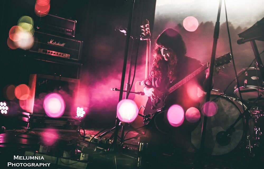 GIOVEDÌ 3 LUGLIO ALLE ORE 19 NELLA SALA NATHAN IN PORTO VECCHIO – PORTO VIVO APPUNTAMENTO CON LA MUSICISTA E PERFORMER KARITI, NELL’AMBITO DELLA MOSTRA “MONDI ASTRALI” DI CARMELO TROVATO