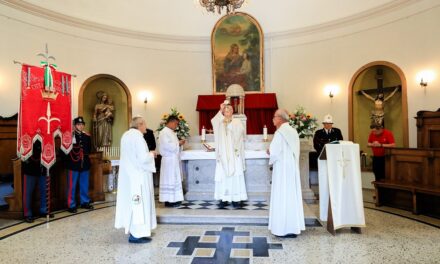NELLA CAPPELLA STORICA DEL CIMITERO DI SANT’ANNA, ALLA PRESENZA DEL SINDACO, CELEBRATA LA SANTA MESSA PER I “200 ANNI DEL CIMITERO MONUMENTALE DI SANT’ANNA”