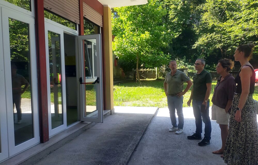 MUGGIA: SOSTITUITI I SERRAMENTI ALLA SCUOLA “IL GIARDINO DEI MESTIERI”