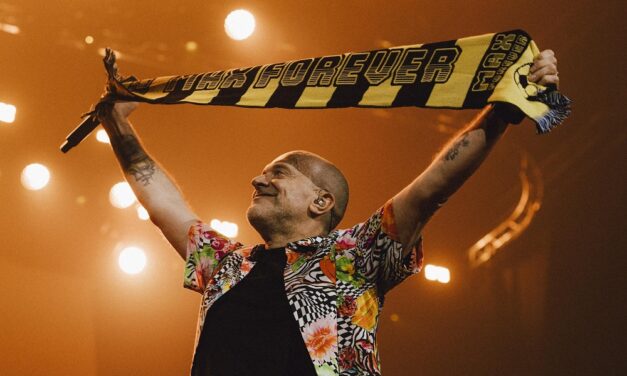PARTIRÀ DA LIGNANO SABBIADORO “MAX FOREVER GLI ANNI D’ORO – STADI 2026” IL TOUR DI MAX PEZZALI