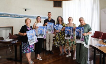 “SCOPRI OPICINA… UNA SERA D’ESTATE”: PRESENTATA L’INIZIATIVA ESTIVA CHE DA 15 ANNI ANIMA LA BORGATA CARSICA CON LA PEDONALIZZAZIONE DEL CENTRO VENERDÌ 11 LUGLIO E UN RICCHISSIMO PROGRAMMA D’INTRATTENIMENTO