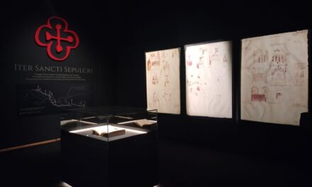 LA FONDAZIONE CARIGO APRE UN NUOVO CAPITOLO ESPOSITIVO CON L’ANTICO MANOSCRITTO “ITER SANCTI SEPULCRI” MESSO A DISPOSIZIONE DALLA FONDAZIONE PALAZZO CORONINI CRONBERG