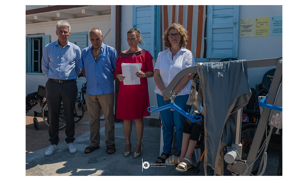 IL COMUNE DI TRIESTE HA CONSEGNATO UN SOLLEVATORE PER PERSONE CON DISABILITÀ ALLO STABILIMENTO BALNEARE “ALLA LANTERNA”