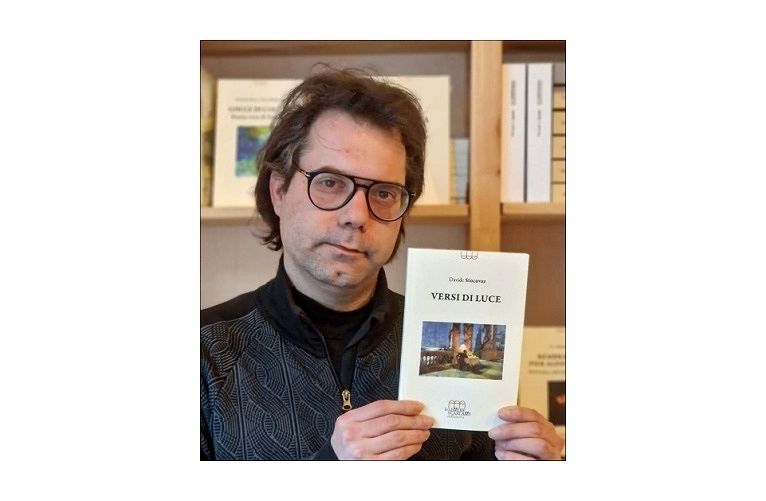 Atmosfere Letterarie: Davide Stocovaz presenta il libro “Versi di Luce”