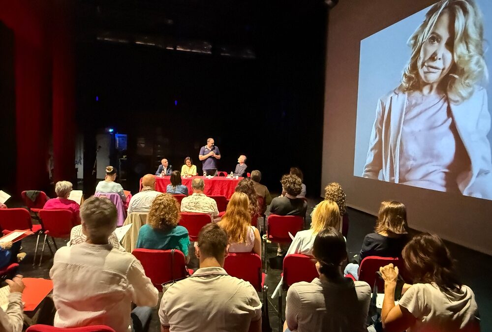 TEATRO COMUNALE DI CORMONS: la nuova stagione artistica è il teatro che torna all’essenza e al rapporto col pubblico