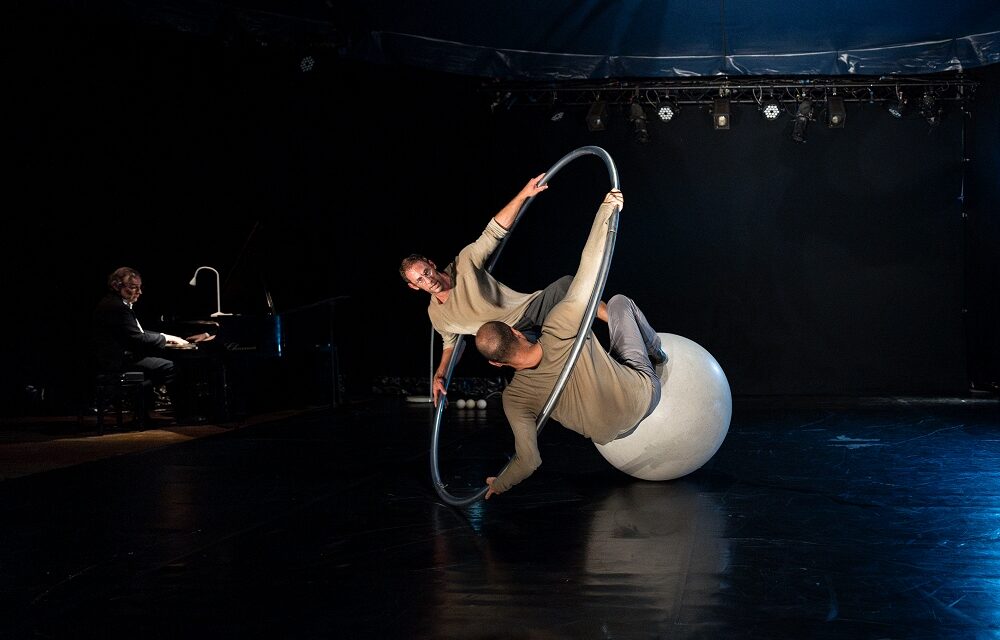 Al Teatro Nuovo Giovanni da Udine arrivano le acrobazie e le evoluzioni della Compagnia Circoncentrique