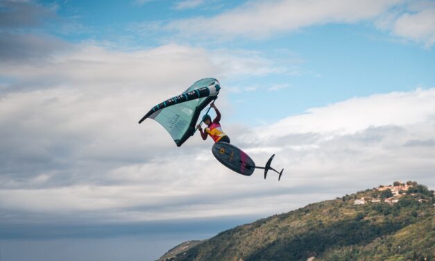 ALLA SOCIETÀ VELICA DI BARCOLA E GRIGNANO NASCE LO “SQUADRON”: ALCUNI DEI PIÙ NOTI VELISTI DELLO YACHT CLUB FONDANO LA SQUADRA AGONISTICA DI WING FOIL – GLI ATLETI PARTECIPERANNO A COPPA ITALIA E REGATE INTERNAZIONALI NEL 2026
