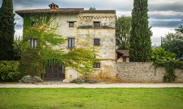 Andar per Ville & Castelli fra natura e cultura: alla scoperta della Casaforte Il Bergum, del Castello di Prampero e di Villa Gallici Deciani