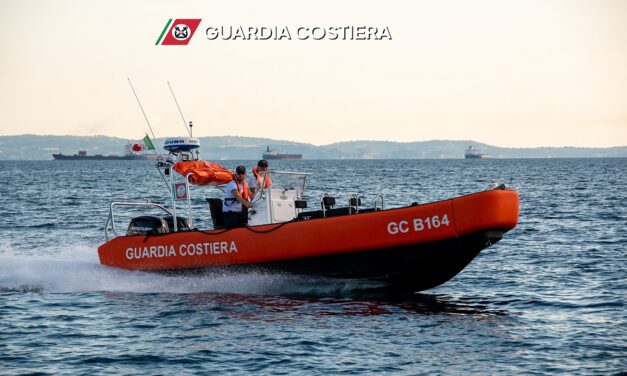 GUARDIA COSTIERA: RAGAZZE CON IL SUP IN DIFFICOLTÀ AL LARGO DI BARCOLA