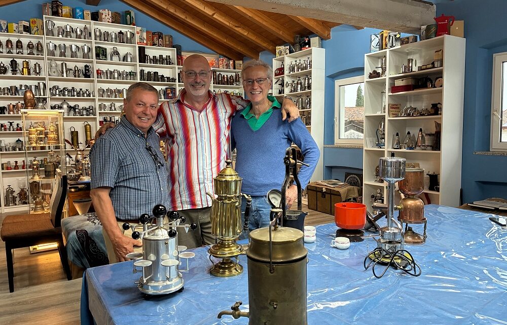 VISITA DELL’ASSOCIAZIONE MUSEO DEL CAFFÈ AL COLLEZIONISTA LUCIO DEL PICCOLO. PROGETTI DIDATTICI E UNA PROSSIMA MOSTRA A CAPODISTRIA