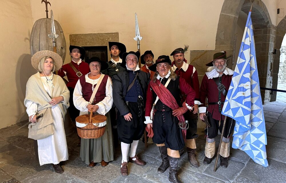 SABATO 9 E DOMENICA 10 AGOSTO AL CASTELLO DI SAN GIUSTO TERZO APPUNTAMENTO CON LE RIEVOCAZIONI STORICHE “LE STAGIONI DELLE ARMI”: GLI APPUNTAMENTI DI QUESTO WEEKEND SONO DEDICATI ALLA SPADA E AL MOSCHETTO