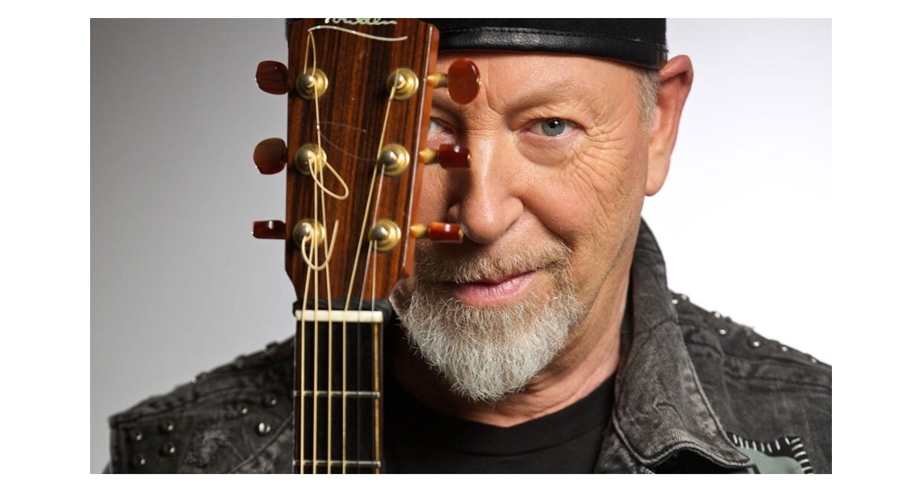 RICHARD THOMPSON: a MESTRE l’imperdibile live del maestro del folk-rock inglese e cofondatore dei FAIRPORT CONVENTION