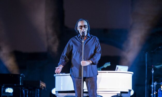 ANTONELLO VENDITTI: prosegue il tour “NOTTE PRIMA DEGLI ESAMI 40TH ANNIVERSARY – 2025 EDITION” che sabato 9 agosto sarà IN CONCERTO IN PIAZZA GRANDE A PALMANOVA (Udine)