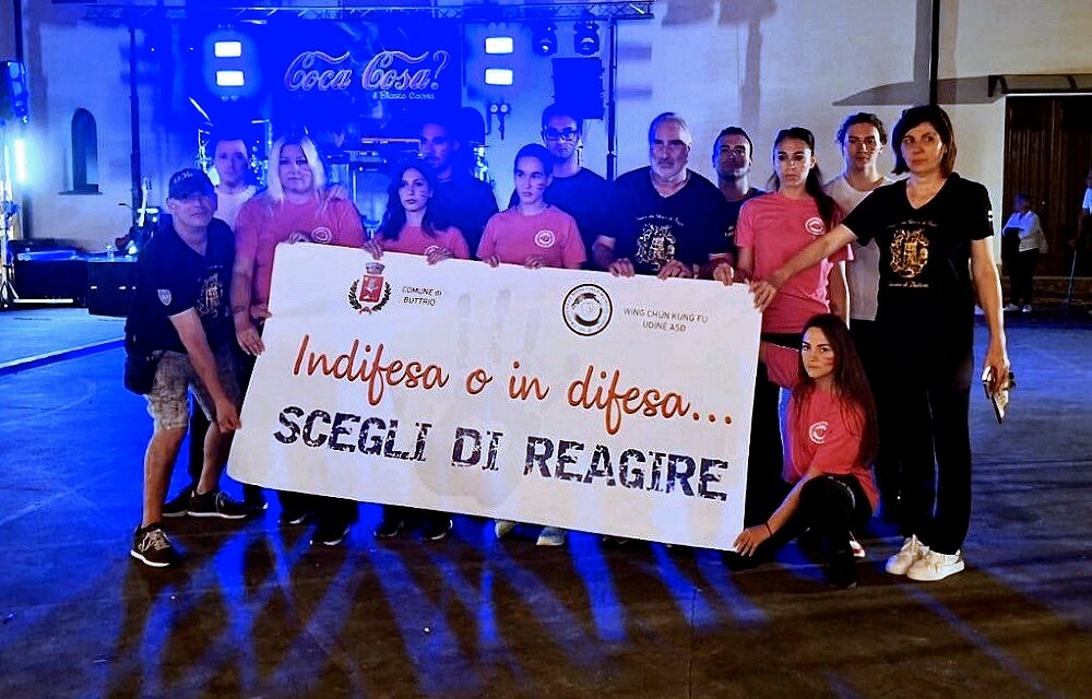 Buttrio: un flashmob alla Sagre di Camino per dire basta alla violenza sulle donne