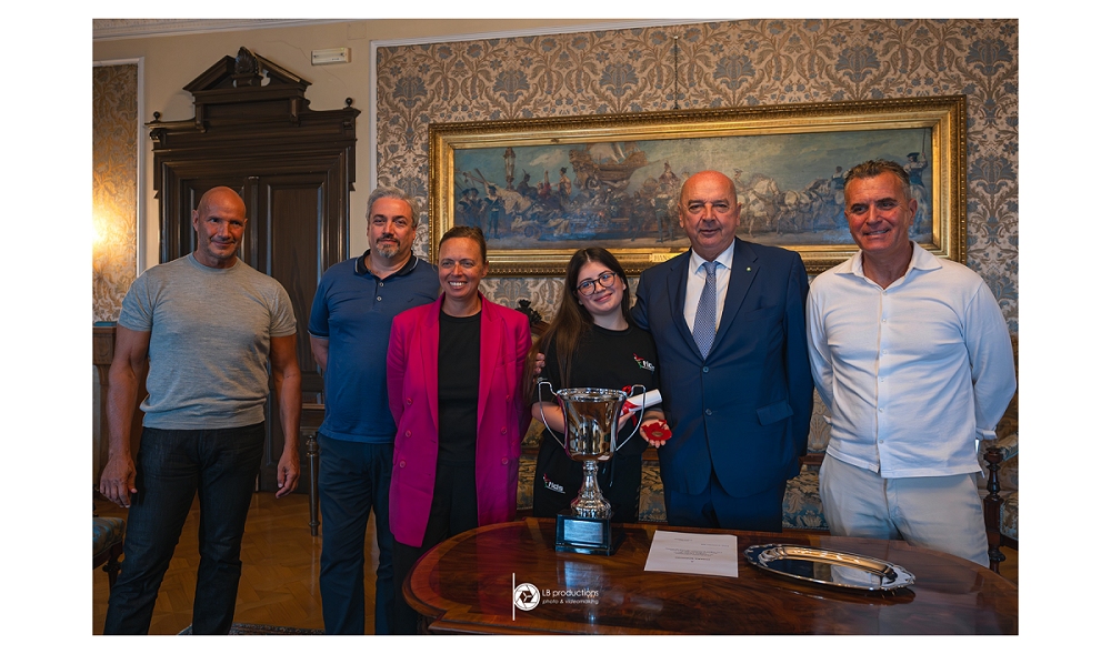 CONFERITA IN SALOTTO AZZURRO LA MEDAGLIA BRONZEA A CHIARA ROMANO, GINNASTA TRIESTINA E CAMPIONESSA MONDIALE DI “LINE DANCE”