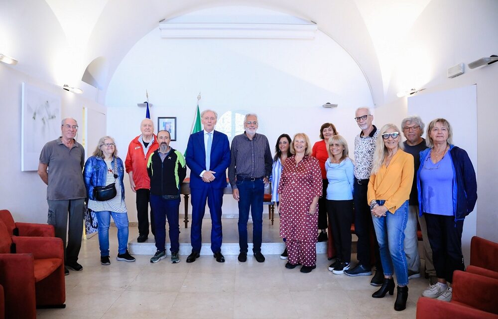 PRESENTATA LA NUOVA CONVENZIONE TRA IL COMUNE E L’ASSOCIAZIONE “CORO AMICI PER CASO” PER PROMUOVERE INCLUSIONE E BENESSERE ATTRAVERSO LA MUSICA
