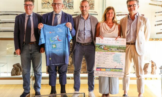 DOMENICA POMERIGGIO APPRODA IN PIAZZA UNITÀ LA QUARTA EDIZIONE DELLA PEDALATA BENEFICA “DIABETE A RUOTA LIBERA”