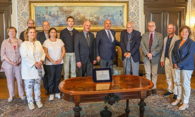 IL SINDACO ROBERTO DIPIAZZA HA CONSEGNATO LA TARGA DEL COMUNE DI TRIESTE ALL’ASSOCIAZIONE DEGLI INTELLETTUALI SLOVENI “DRUŠTVO SLOVENSKIH IZOBRAŽENEV”