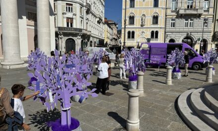 ASSOCIAZIONE DE BANFIELD, “FORESTA VIOLA DA VIVERE”: PRESENTATO LO SPECIALE ALLESTIMENTO IN PIAZZA DELLA BORSA PER IL MESE MONDIALE DELL’ALZHEIMER
