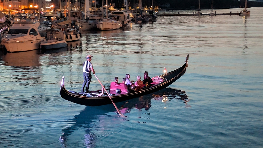 2000 persone in gondola e Venezia incanta Lussinpiccolo