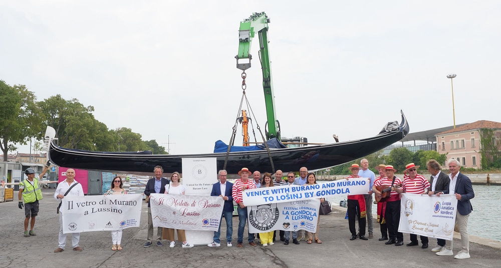 PARTITA LA GONDOLA DA VENEZIA PER LUSSINO